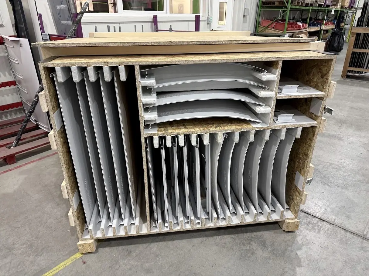 Ceiling panels for rail vehicles, packed for delivery